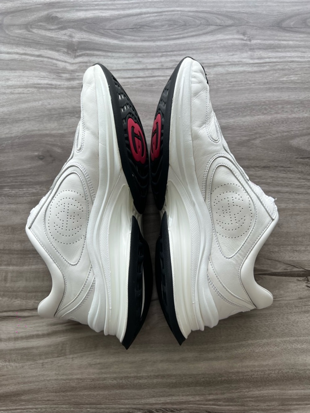 $1,100 GUCCI Run Leather Monogram GG Sneaker Size 9.5 US (UK 8) Men’s - Picture 5 of 11